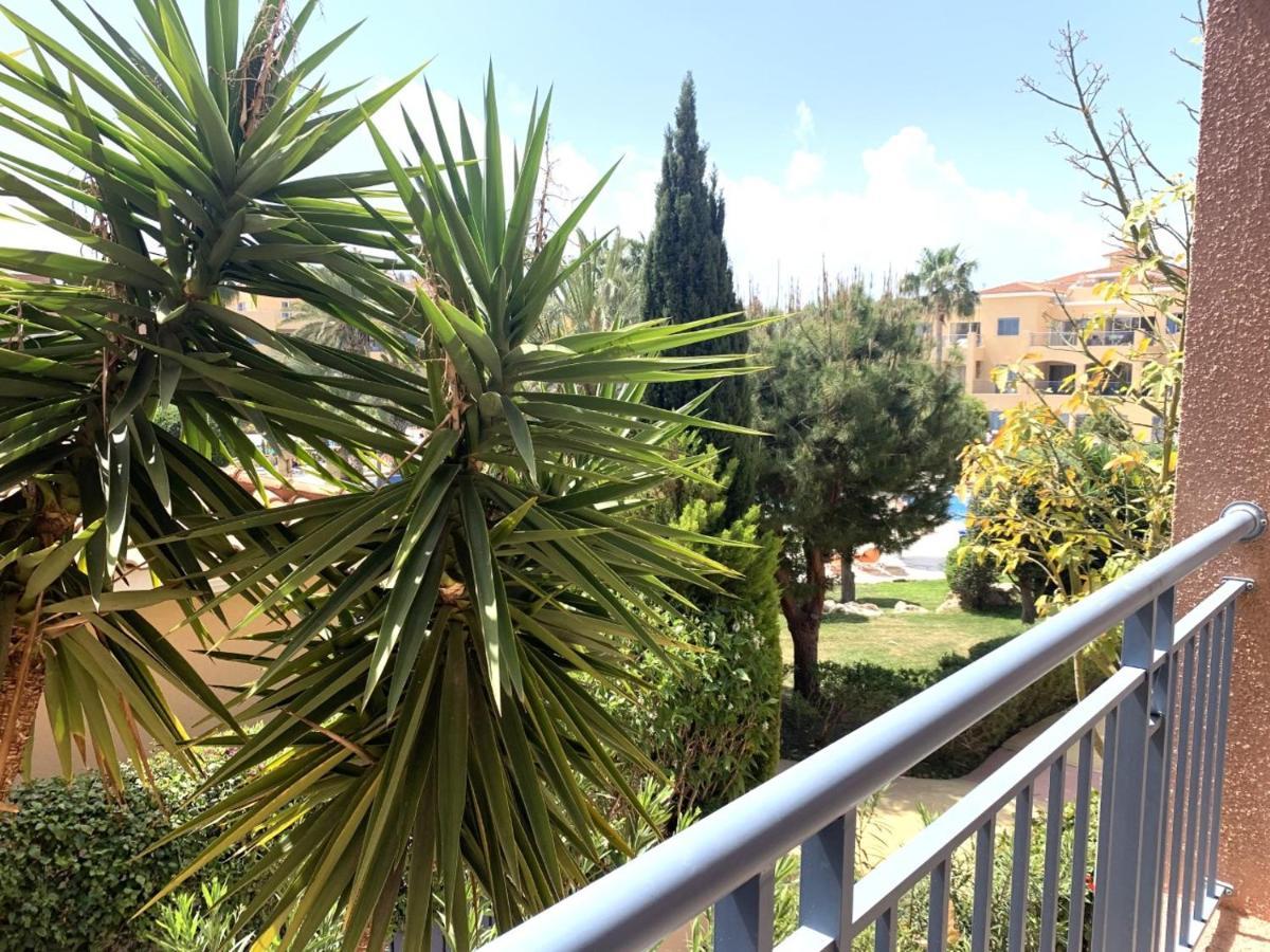 Limnaria Gardens Two Bedroom Apartment With Balcony Paphos Ngoại thất bức ảnh