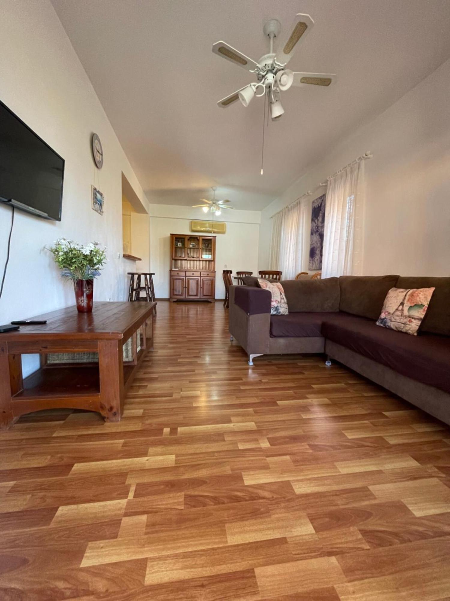 Limnaria Gardens Two Bedroom Apartment With Balcony Paphos Ngoại thất bức ảnh